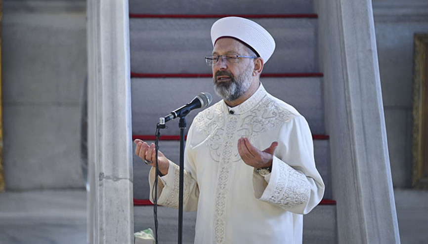 Fatih Camisinde ramazan ayının ilk cuma namazı kılındı