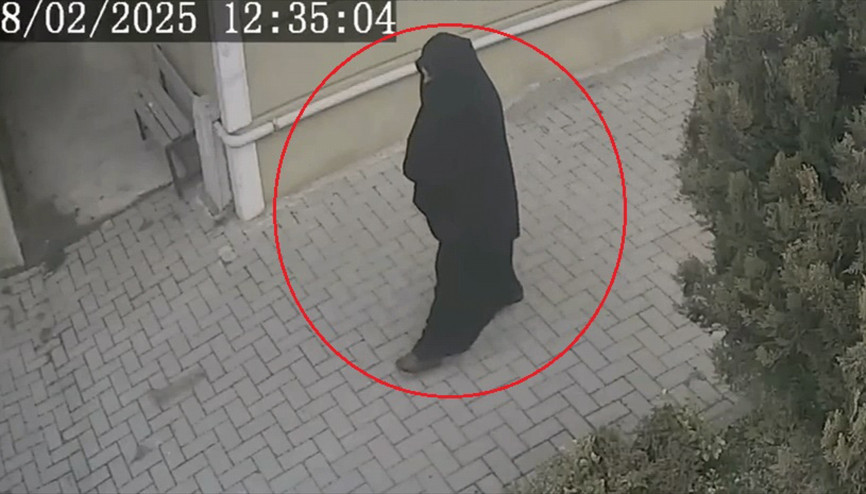 Hırsız kardeşin çarşaf oyunu Tanınmayacağını düşünüp planını uyguladı, bakın nasıl yakalandı... Önce mescide gitmiş...