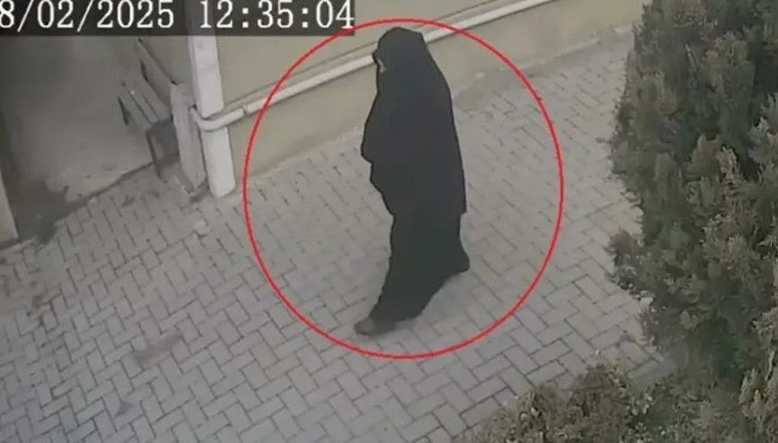 Çarşaf giyip ablasının evine yedek anahtarla girdi, 1 milyon TL’lik ziynet eşyası çaldı Çarşaf giyip ablasının evine yedek anahtarla girdi, 1 milyon TL’lik ziynet eşyası çaldı