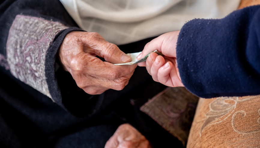 Fitre verirken söylemek gerekir mi Fitre veren kişi ne söylemeli, karşı taraf bilmeli mi