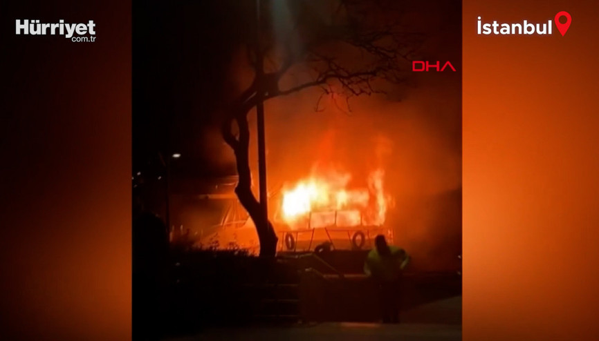 Haliçte tekne yangını 2 tekne kullanılamaz hale geldi