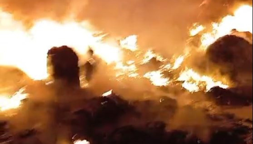 Niğde’de plastik geri dönüşüm tesisindeki yangın söndürüldü