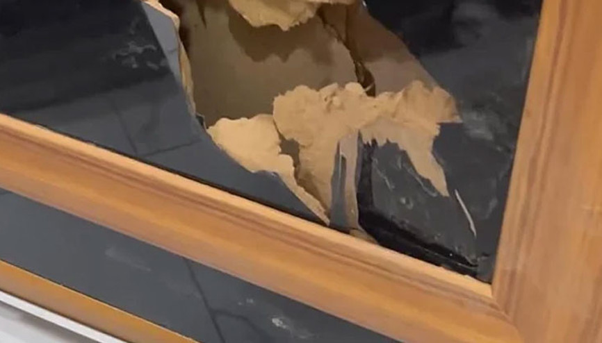 Esenyurtta eski sevgili dehşeti Evinin kapısını kırdı, boğazını sıkıp darbetti