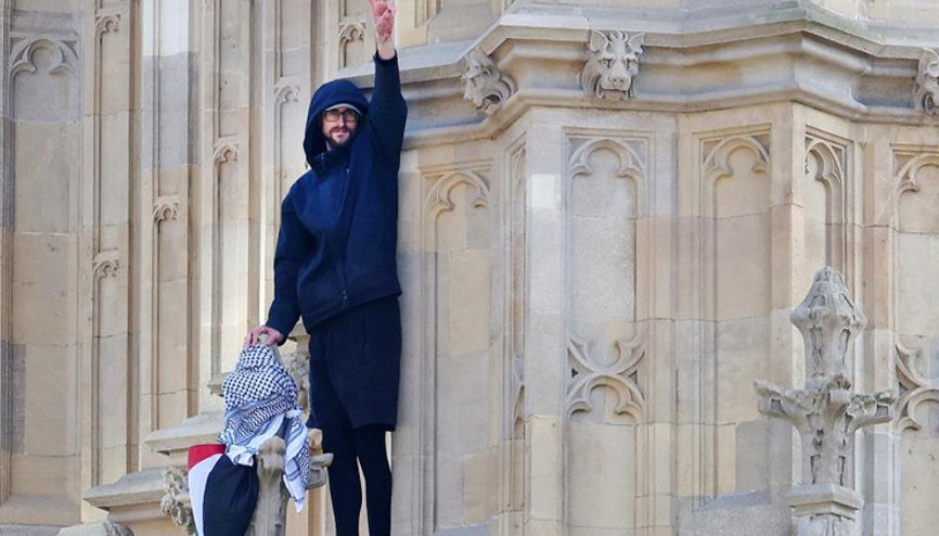 Big Ben Kulesindeki Filistin eylemi 16 saat sürdü
