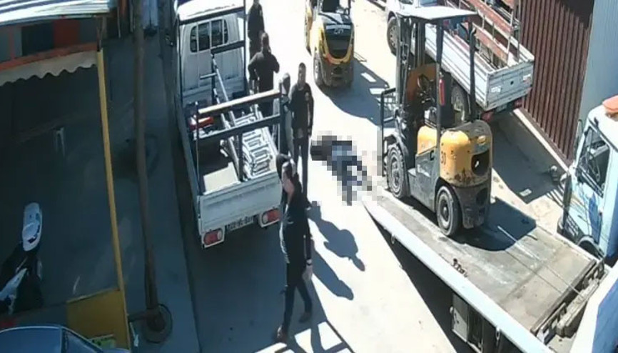 Forklift kazasında bir kişi hayatını kaybetti O anlar kamerada