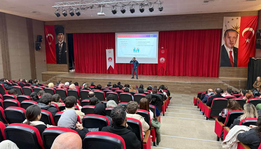 Hatay’da 800 öğretmene koruyucu aile eğitimi verildi Hatay’da 800 öğretmene koruyucu aile eğitimi verildi