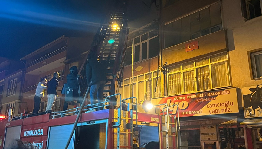Bartında çatı yangını