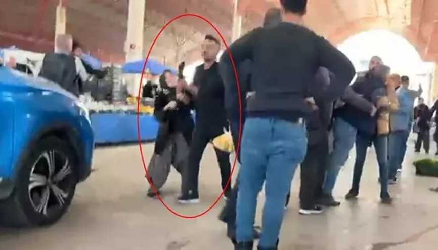 Dünürünün pazardaki tezgahını pompalı tüfekle bastı Dünürünün pazardaki tezgahını pompalı tüfekle bastı