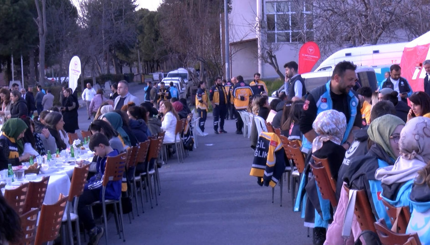 İstanbul - İstanbul’da görevli acil sağlık çalışanları iftarda buluştu