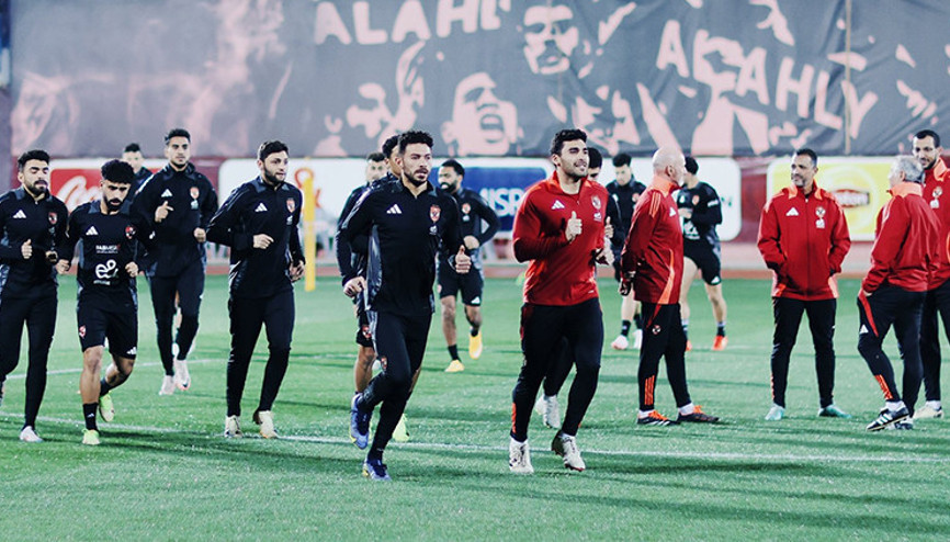 Mısırda yabancı hakem krizi Dev derbide Al Ahly sahaya çıkmayınca hükmen mağlup oldu