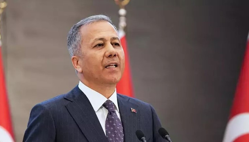 Düzenleme sonrası ehliyetleri iptal edilecek Bakan Yerlikaya, yeni trafik cezalarını tek tek açıkladı
