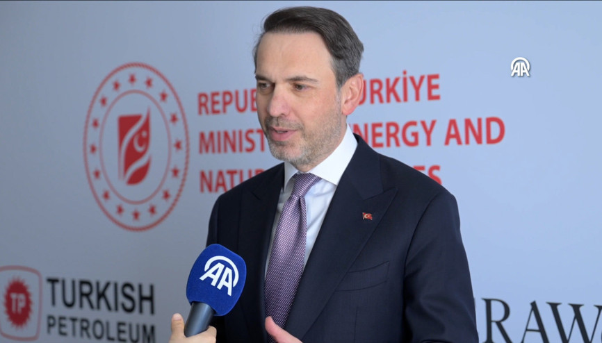 Bakan Bayraktar, petrol ve doğal gaz arama çalışmalarında yeni bir döneme girildiğini söyledi Bakan Bayraktar, petrol ve doğal gaz arama çalışmalarında yeni bir döneme girildiğini söyledi