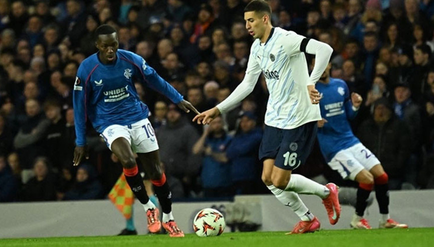 Fenerbahçede Mert Müldür asisti yaptı, sakatlandı