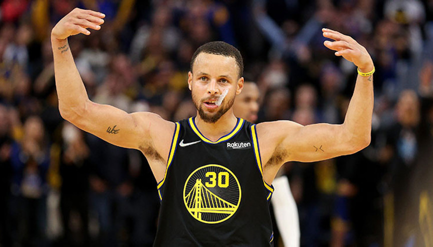 Curry, NBA tarihinde 4 bin üçlük sayısına ulaşan ilk oyuncu oldu