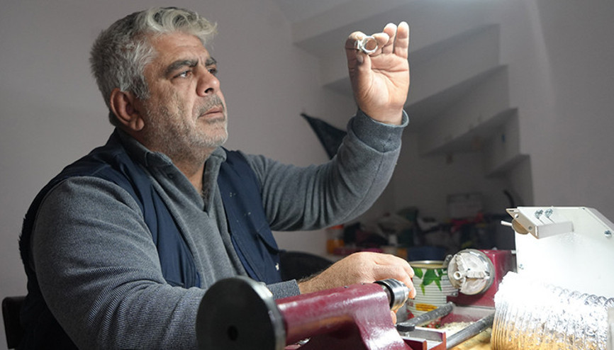 Gramı altın kadar değerli | Ağaçlardan sızıyor, birer şahesere dönüşüyor... Doktor tavsiyesiyle gelip alan oldu