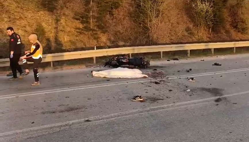 Kocaelide kamyonet ile motosiklet çarpıştı: 1 ölü, 1 yaralı