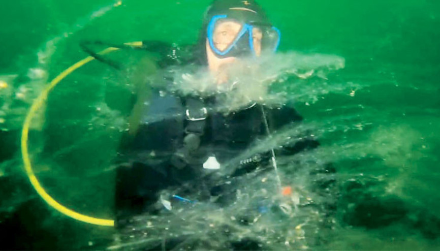 Dalgıç görüntüledi: Müsilaj dibe indi