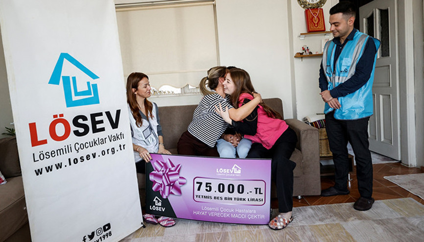 LÖSEV, ramazanda ihtiyaç sahibi ailelerin yüzünü güldürüyor