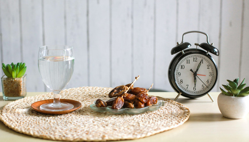 16 Mart Cumartesi İstanbulda iftar saat kaçta Bu akşam İstanbul’da iftara ne kadar kaldı İstanbul Ramazan İmsakiyesi ve iftar saatleri 2025