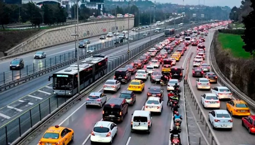 İstanbul’da haftanın ilk iş gününde trafikte yoğunluk