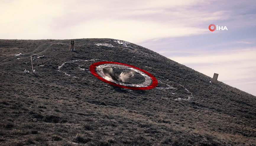 ANKA-III LGK-82 mühimmatını ateşleyerek hedefi başarıyla vurdu