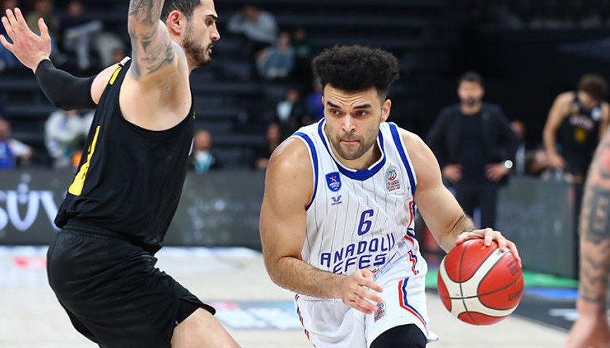Anadolu Efes, Mersin Sporu farklı geçti