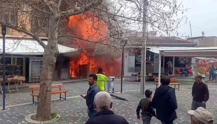 İş yeri yangında kül oldu İş yeri yangında kül oldu