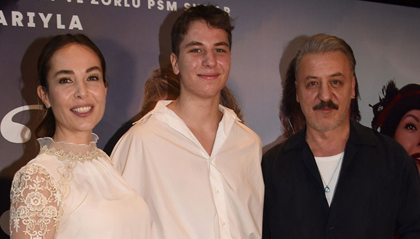 Oyuncu çifttin büyük gururu... Mavi Rüzgar sahnede