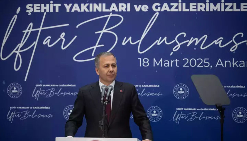 İçişleri Bakanı Yerlikaya, şehit yakınları ve gazilerle iftar programında bir araya geldi