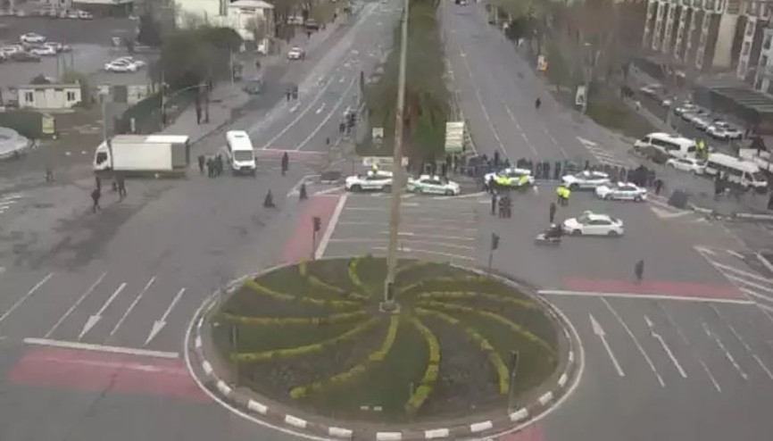 İstanbul Valiliğinden 4 gün süreyle toplantı ve gösteri yasağı İstanbul Valiliğinden 4 gün süreyle toplantı ve gösteri yasağı