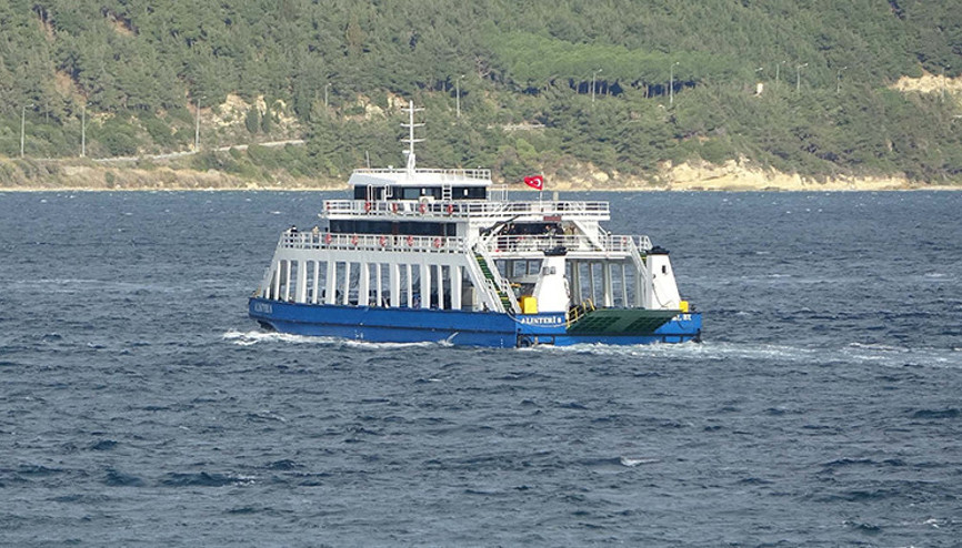 Deniz ulaşımına fırtına engeli: Feribot seferleri iptal edildi