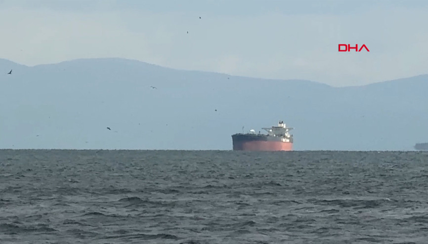 İstanbul Boğazı’nda gemi trafiği askıya alındı