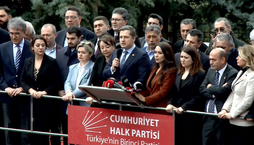 CHP Sözcüsü Deniz Yücel: Bu mücadele, 86 milyonun geleceğine sahip çıkma mücadelesidir CHP Sözcüsü Deniz Yücel: Bu mücadele, 86 milyonun geleceğine sahip çıkma mücadelesidir