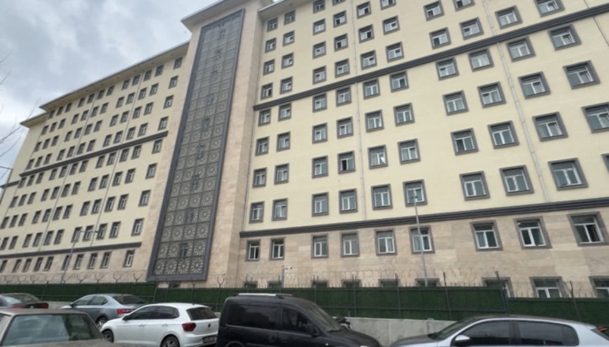 Avcılarda takip ettiği öğrencinin yurduna Mutfak görevlisiyim diyerek girdi Tacizci gözaltına alındı