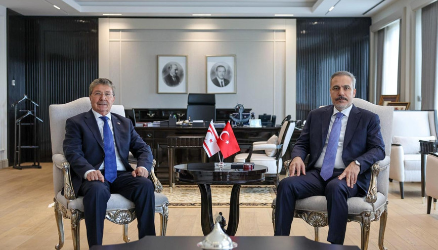 Bakan Fidan, KKTC Başbakanı Üstel ile görüştü