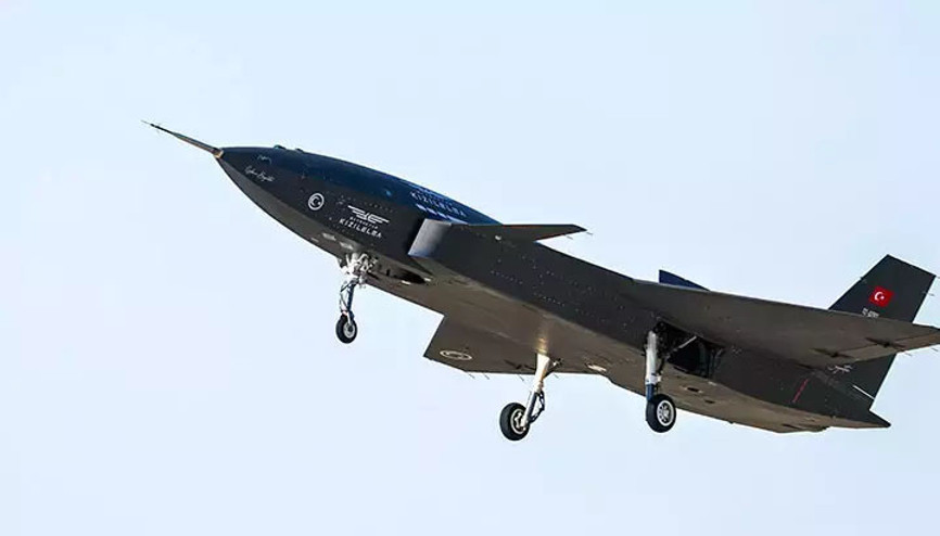 Bayraktar Kızılelma manevra testini de başarıyla geçti