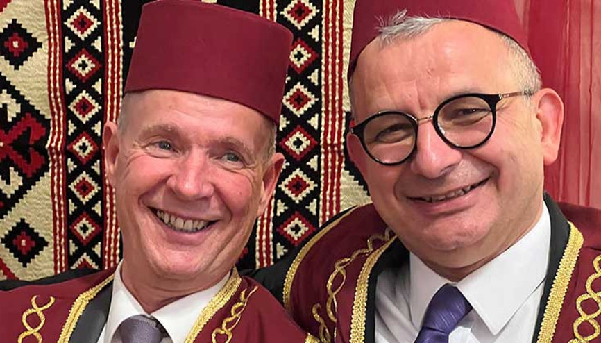 Başkan Henkel ile Kaymakam Melcher’den ‘şark köşesi’ pozu