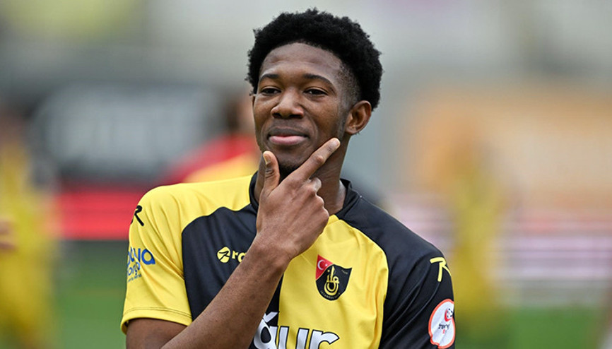 Üniversite eğitimi için geldiği İstanbulda golcü futbolcu oldu