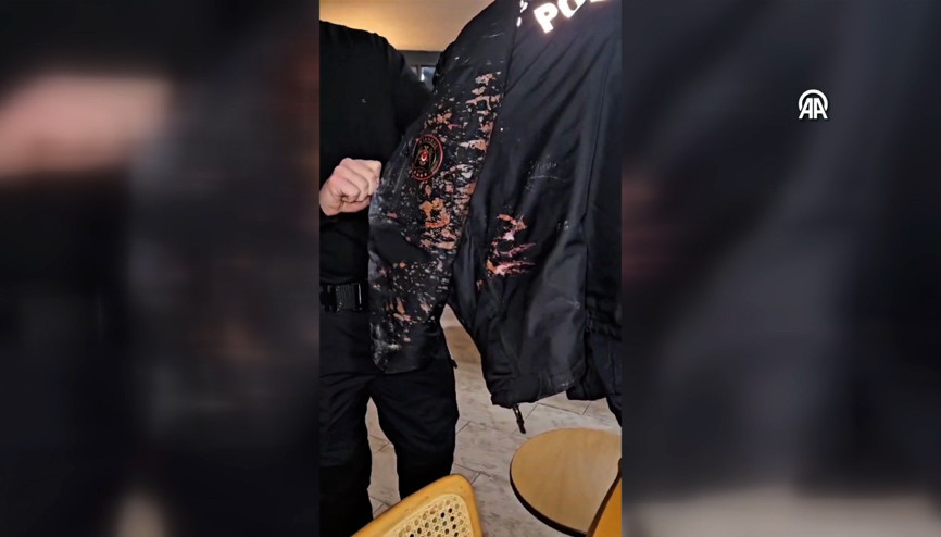 İçişleri Bakanı Yerlikaya, Saraçhanedeki gösterilerde bir polise asit atıldığını bildirdi