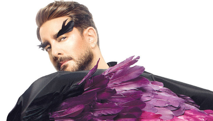 Cuma akşamı sahnede