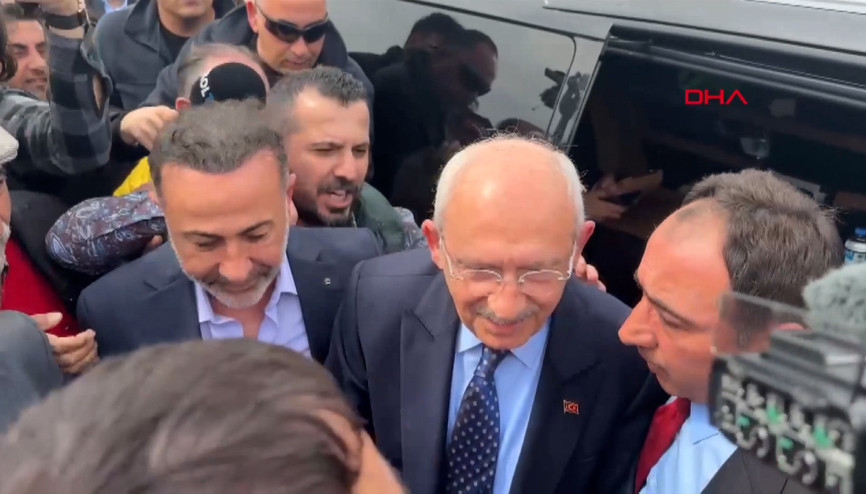 Kemal Kılıçdaroğlu, Ekrem İmamoğlunu ziyaret için cezaevine geldi
