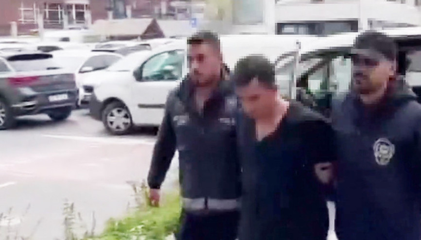 Cumhurbaşkanı Erdoğan ve annesi hakkında hakaret içerikli slogan atan kişi yakalandı