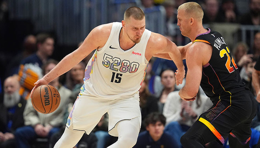 Nuggets, Bucksı Jokicin triple-doubleıyla mağlup etti