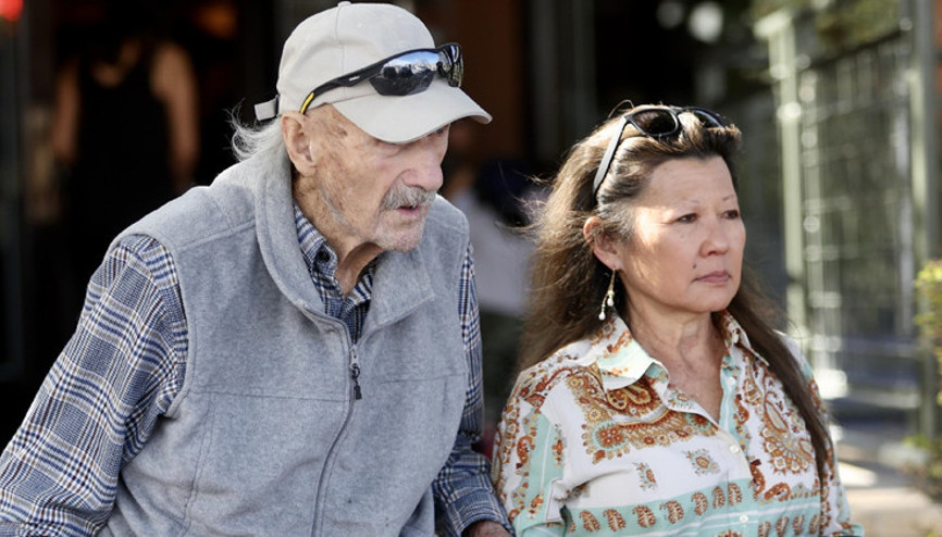 Bir ay önce karısıyla birlikte hayata veda etmişti... Efsane oyuncunun cenazesine çocukları bile sahip çıkmadı