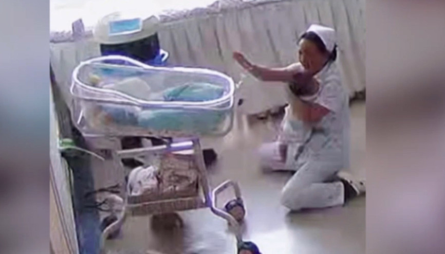 Çin’de deprem sırasında bebekleri korumaya çalışan hemşireler kameralara yansıdı