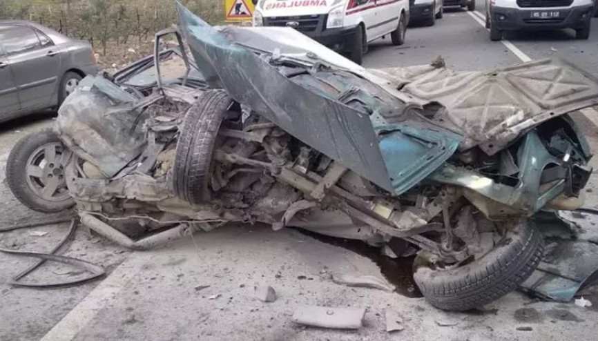 Balıkesirde zincirleme trafik kazasında 1 kişi öldü, 10 kişi yaralandı