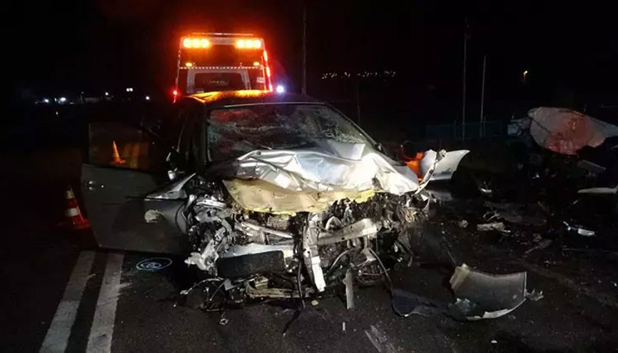 Çanakkale’de iki otomobil çarpıştı 3 ölü, 1 yaralı