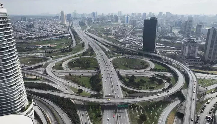 Ramazan Bayramının ikinci gününde İstanbulda yollar boş kaldı