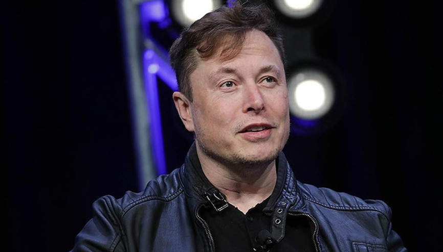 Musk seçim öncesi milyon dolarlık çek dağıttı
