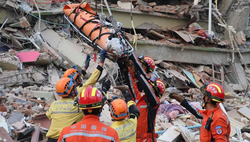 Myanmarda mucize kurtuluş: Depremden 60 saat sonra sağ çıkarıldı